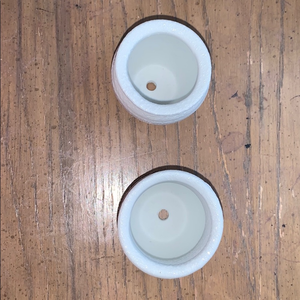 Two Small Ceramic Pots - Picture 2 of 4